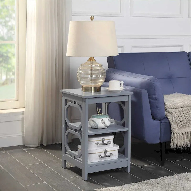 Table d'appoint blanche contemporaine à 3 niveaux avec découpes octogonales